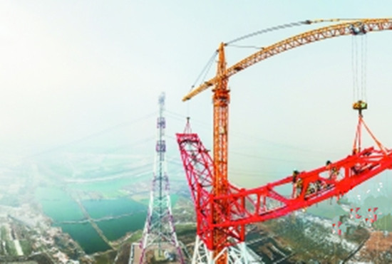 “世界第一特高壓”長(zhǎng)江大跨越桿塔在皖封頂