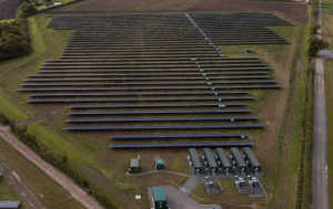 英國的太陽能發電和儲能部署的收入模式有所沖突