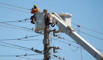 一些公用事業(yè)公司仍在謹慎投資可再生能源