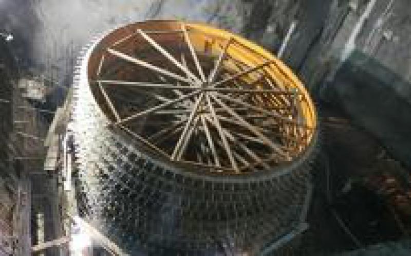 世界首臺百萬機組尾水肘管安裝完成