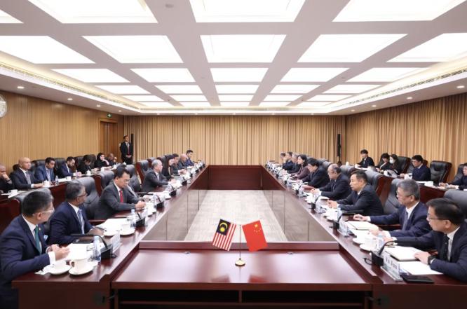 馬來西亞副總理兼能源及水務轉型部部長法迪拉到訪國家電網