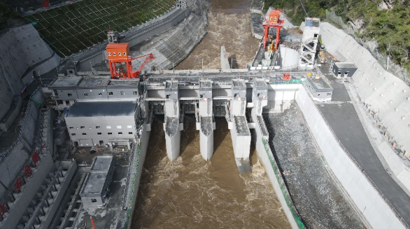 中國(guó)電建成都院綽斯甲水電站實(shí)現(xiàn)下閘蓄水重要節(jié)點(diǎn)目標(biāo)