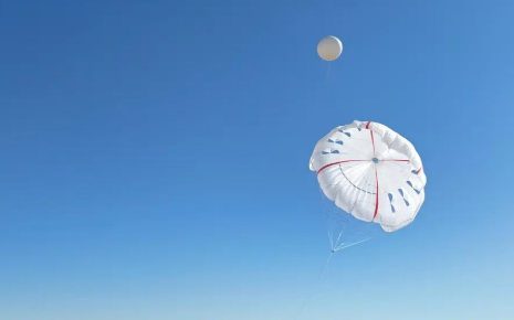 世界最大5000平方米高空風力發(fā)電捕風傘成功開傘