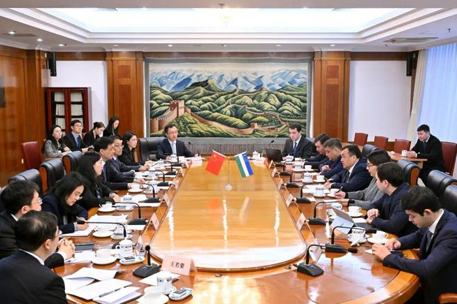 國家發(fā)展改革委副主任周海兵會見烏茲別克斯坦投資、工業(yè)和貿(mào)易部副部長卡西莫夫